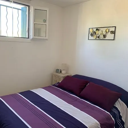 Rue De L'amarrage A Port Avec Terrasse Vue Canaux Et Garage * Grimaud